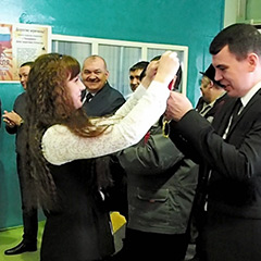 В преддверии празднования Дня защитника Отечества, девушки из Сервисного центра в городе Урай постарались создать для своих мужчин-коллег праздничное настроение. 