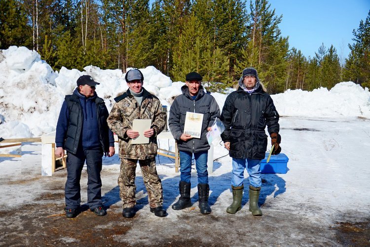 Соревнования по подледной рыбалке в Когалыме